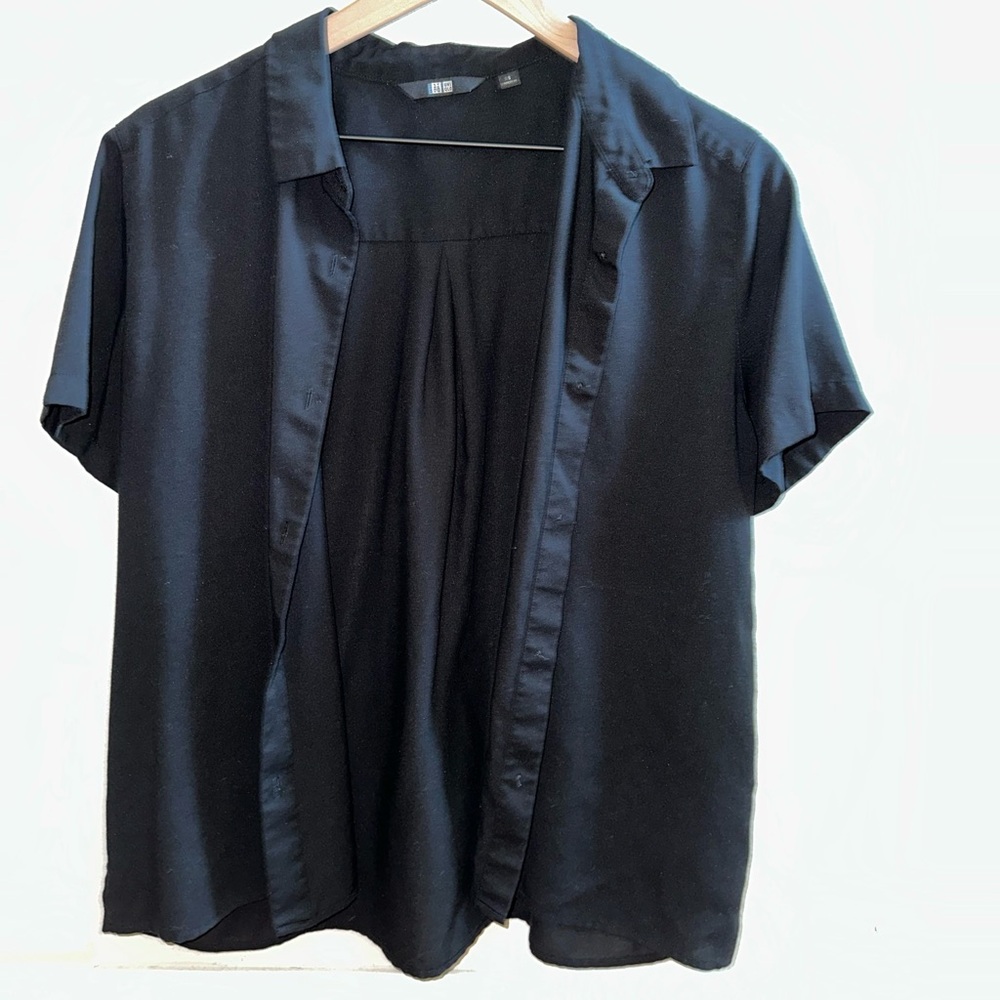 Chic & Sleek! UNIQLO Black Button-Up Shirt - Minimalist Must-Have!